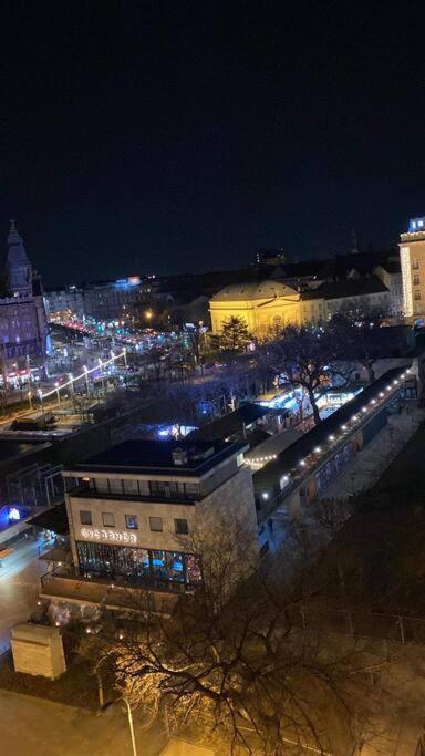 In The Center Of The “jungle” With Panorama * Budapest