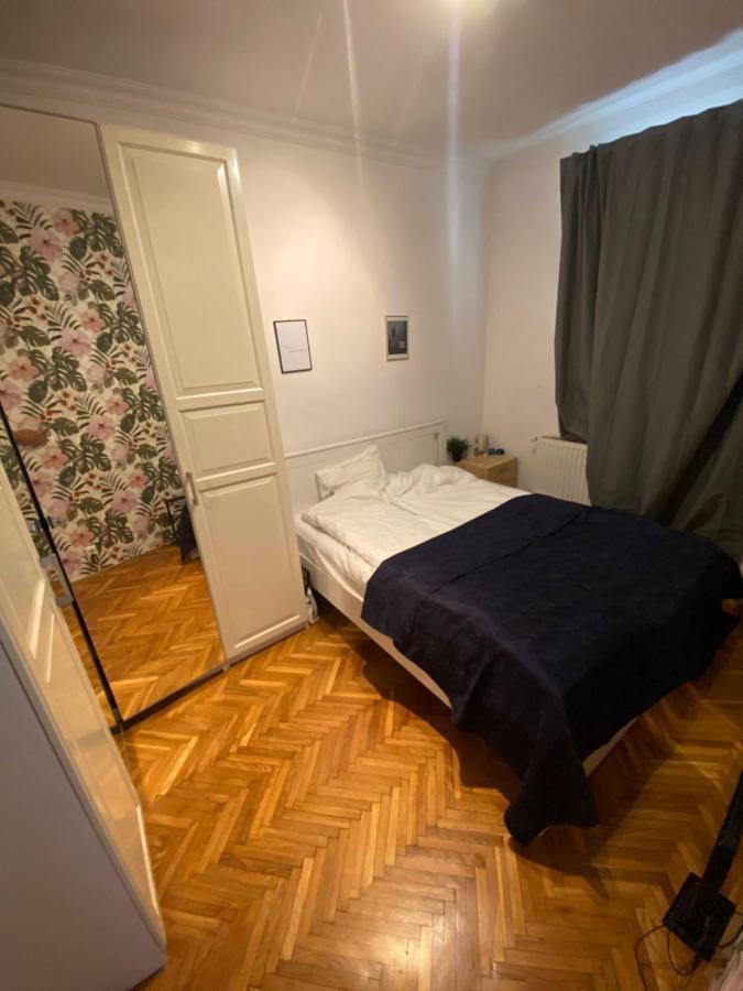In The Center Of The “jungle” With Panorama Apartment *