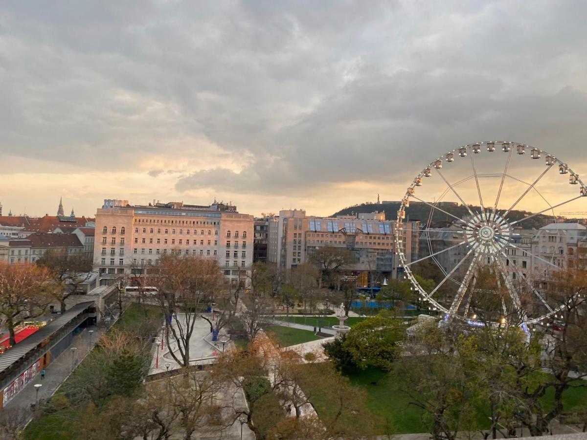 In The Center Of The “jungle” With Panorama * Budapest
